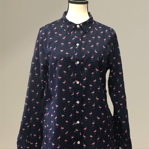 GAP Tops - ⚜️GAP Women’s Shirt Navy Blue with pink flamingos⚜️